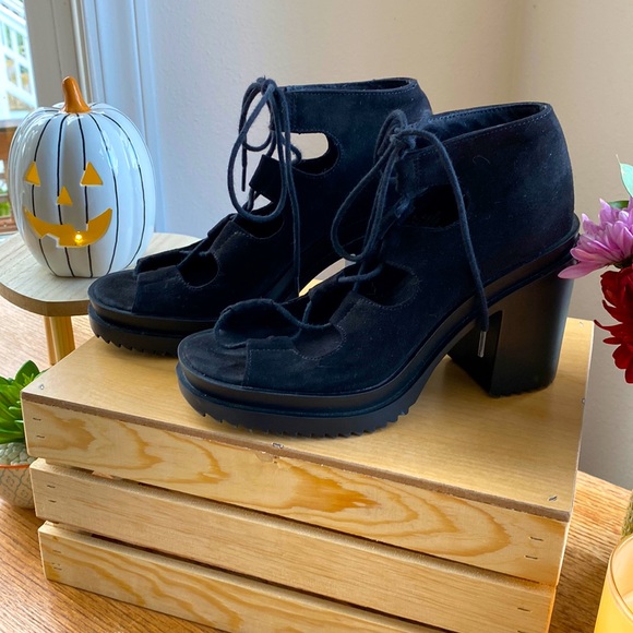 H & M Black chunky heels - Picture 3 of 6